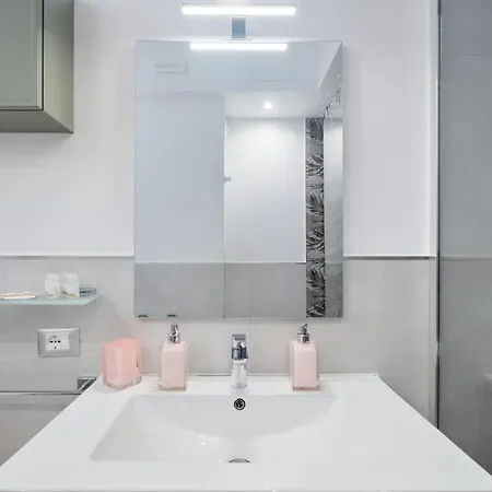 Zona Eur 70 - Giorty Domus Romanae E Piscina By Hotea Rom