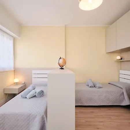 Zona Eur 70 - Giorty Domus Romanae E Piscina By Hotea