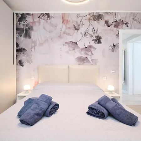 Zona Eur 70 - Giorty Domus Romanae E Piscina By Hotea Rom