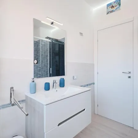 Zona Eur 70 - Giorty Domus Romanae E Piscina By Hotea *